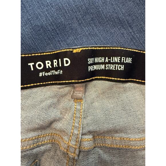 Torrid Sky High A-Line Flare High-Rise Jeans Women’s 20 Short Blue Denim Stretch - Picture 10 of 12